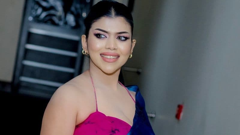 ''අපිට එදිනෙදා හම්බෙන, අපිත් එක්ක ඇවිත් කතා කරන මිනිස්සු කවුද කියන දේ අපි හොයන්න බලන්න යන්නෙ නෑ'' - පැතිරෙන කතා ගැන, ජනප්‍රිය නිළි හේෂානි ලියදිපිට පළමුවරට උත්තර දෙයි ! 