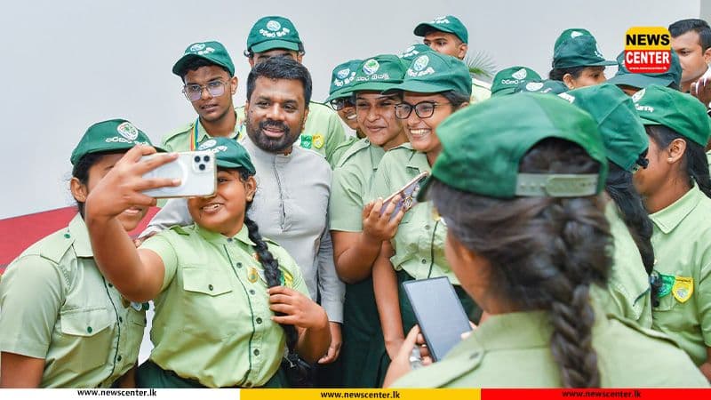 පරිසර නියමුවන් ජනපති අතින් පදක්කම් ලබ‍යි