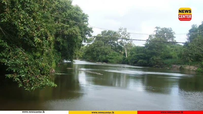 සියදිවි හානි කරගන්න මල්වතු ඔයට පැන්න මව බේරාගනී - දරු දෙදෙනා සොයා මෙහෙයුම්