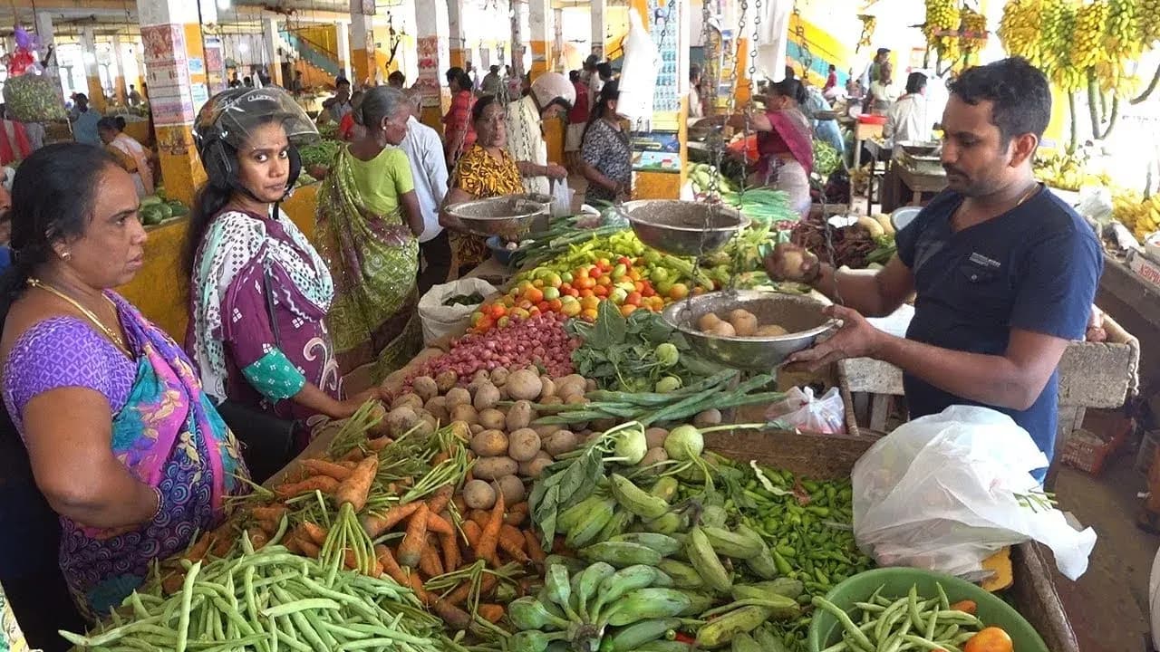 National consumer prices decline 0.8% in April on cut to petrol prices