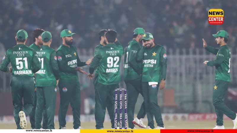 පාකිස්තානයට ලකුණු 129ක ඉලක්කයක්